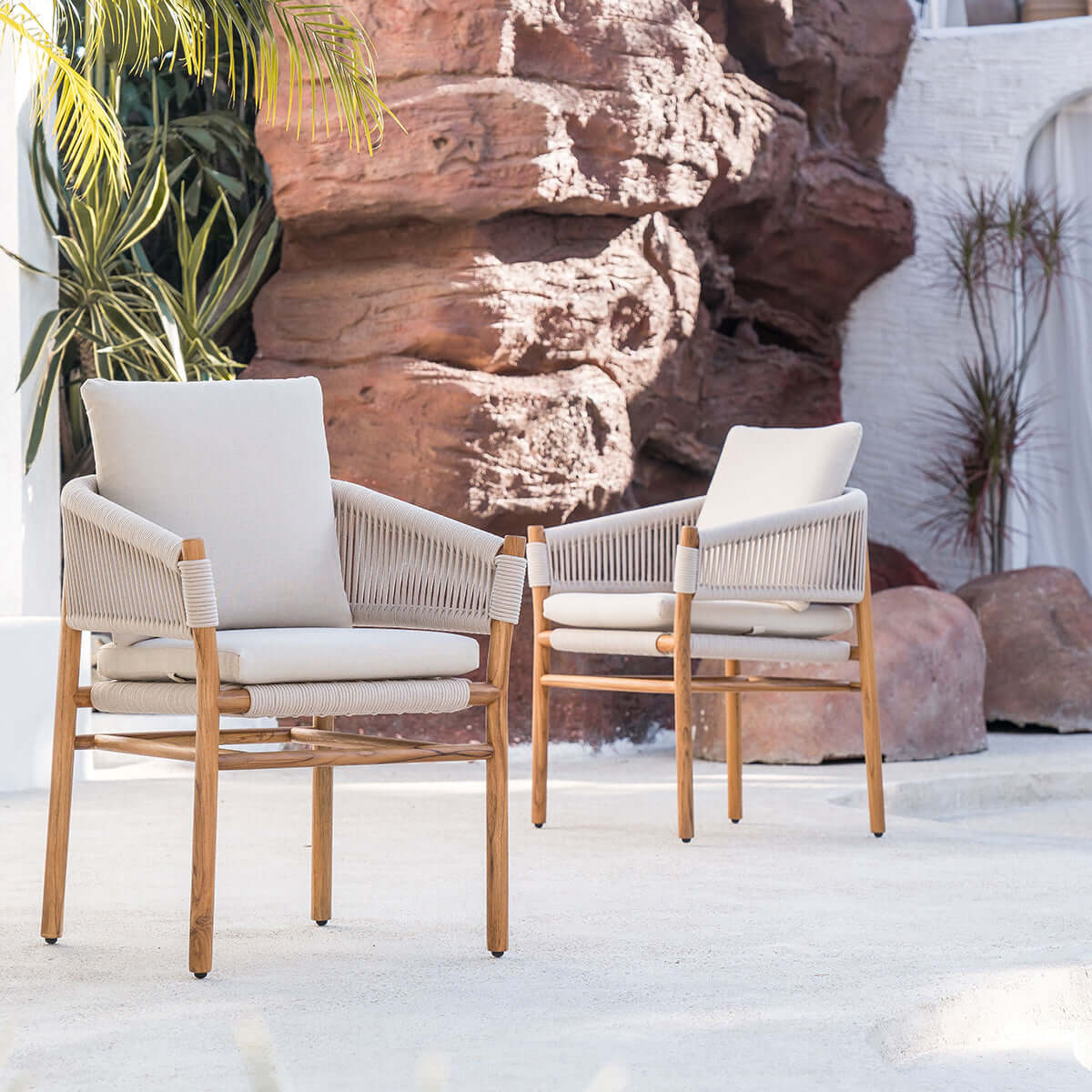 Etimoe Outdoor Dining Chair-0