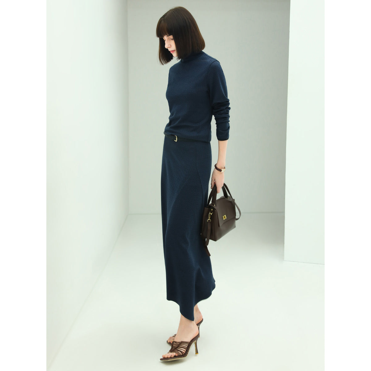 Soft Herringbone Belted Navy Knit Skirt-2