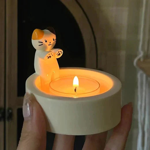 Söt kattljusstake - Katt vid lägerelden