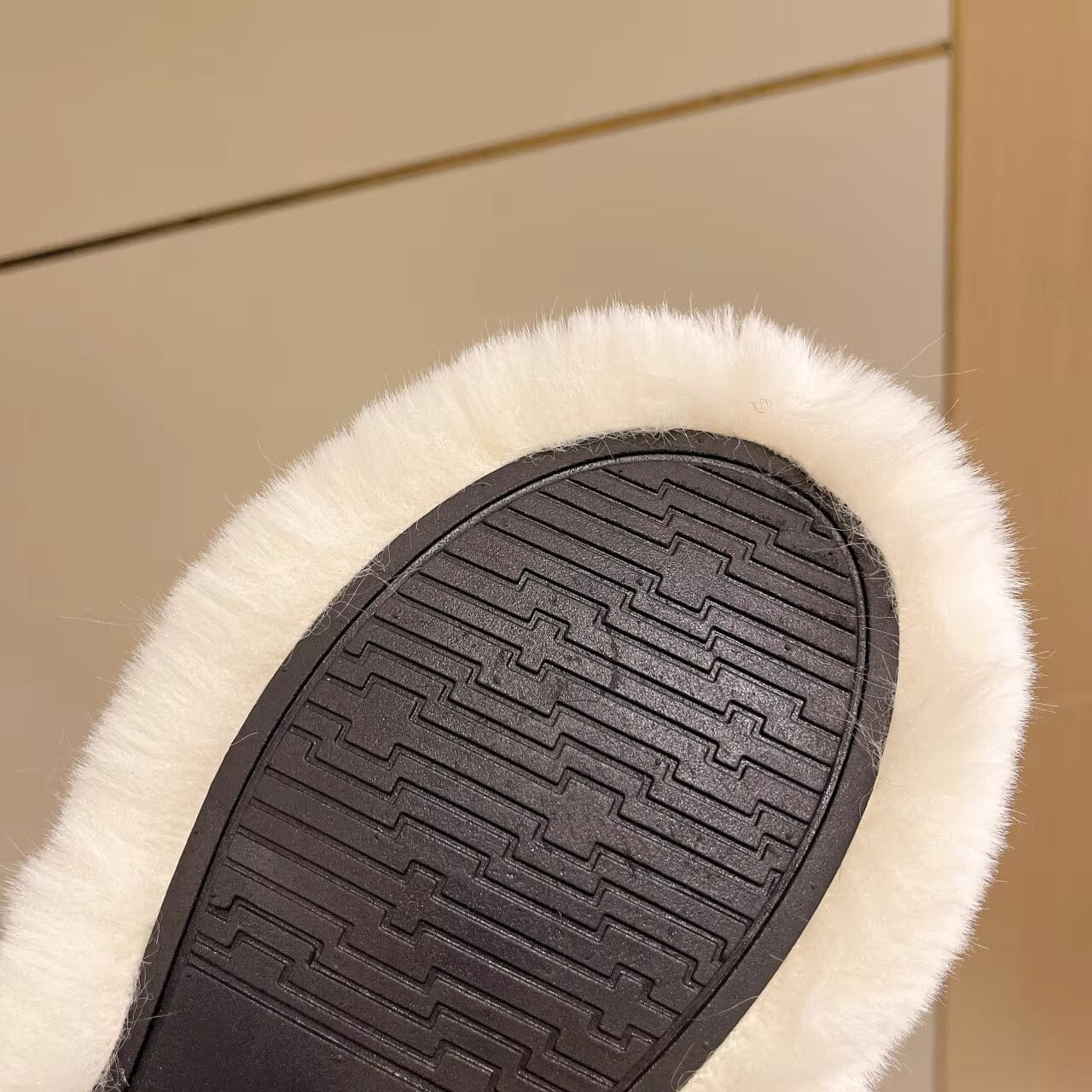 Winter Fluffy Slippers - Fluffiga varma tofflor med sula, Mysiga Tofflor för Vinterkvällar