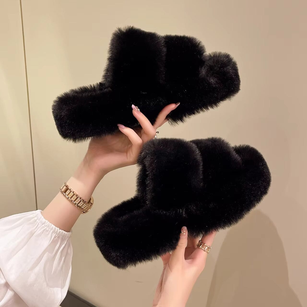 Winter Fluffy Slippers - Fluffiga varma tofflor med sula, Mysiga Tofflor för Vinterkvällar