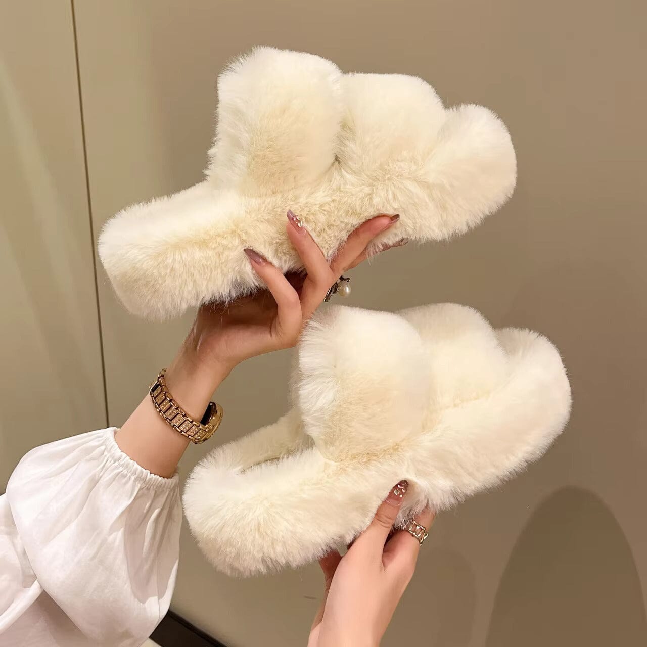 Winter Fluffy Slippers - Fluffiga varma tofflor med sula, Mysiga Tofflor för Vinterkvällar
